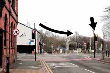 image of manchester-centre-etihad-stadium-official-footpath