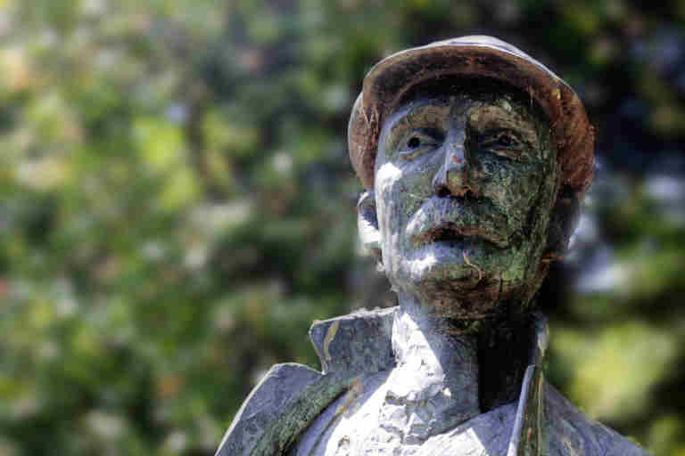 image of aamon-wrigley-statue